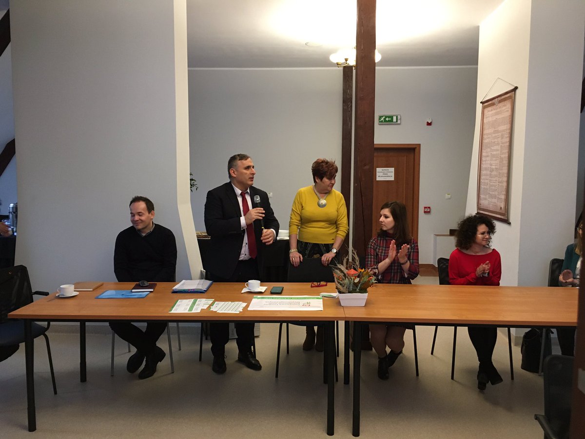 GdanskPfron's tweet photo. Rozpoczynamy spotkanie konsultacyjno szkoleniowe dla jednostek samorządu terytorialnego dotyczące wdrażania Systemu Obsługi Wsparcia SOW oraz realizacji programu „Aktywny samorząd”
#SOW #aktywnysamorząd #pomorskie #niepełnosprawni #programypfron https://t.co/8HqNWFYQzl