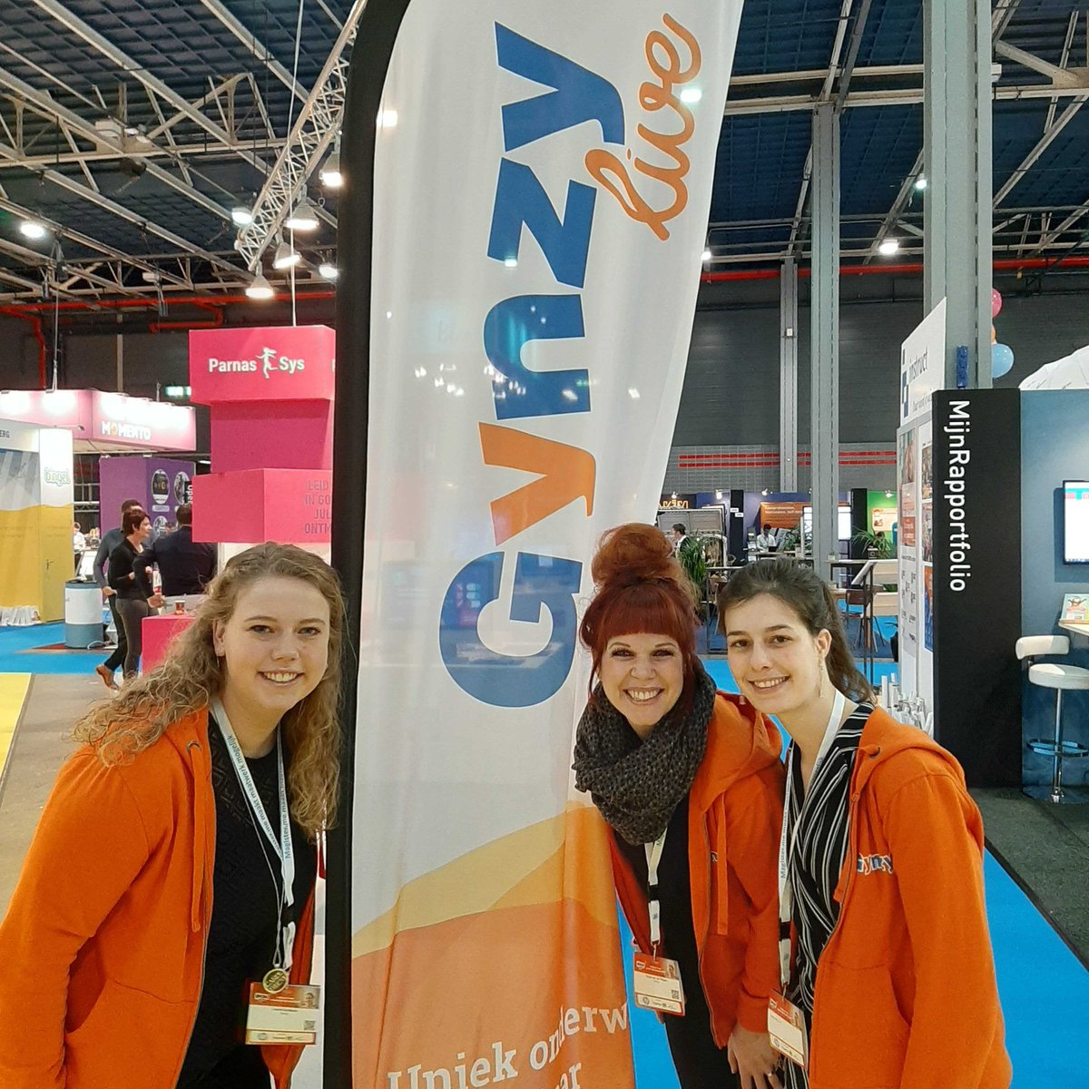 Gynzy's tweet photo. Wij zijn klaar voor een 2e dag IPON. Je vindt ons bij de ParnasSys en de Cloudwise stand. Kom je ook even langs? Onze buddy's en onderwijsadviseurs zijn er voor al jouw vragen!💪 #ipon2020 #gynzylive #gynzy #ipon https://t.co/jTnTiPwMNk