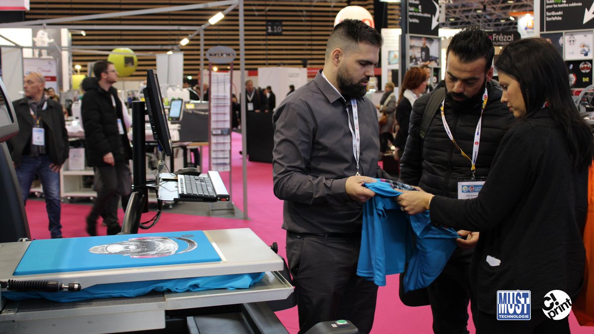 TheMustTech's tweet photo. 3ème et dernier jour au @Salon_CPrint  Lyon. Venez découvrir nos 3 univers de l'impression textile : impression numérique directe sur vêtements, sérigraphie, solutions de pliage et d'emballage. RDV au stand 1D12 ! 

#cprint #impression #DTG #serigraphie #textile https://t.co/C3nmxyG8mb
