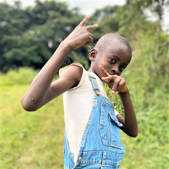 Aslav_asso's tweet photo. Merci Coup de Pouce Humanitaire pour leur mission à Voka au Congo Brazzaville #aslav https://t.co/GbwLhg6kct
