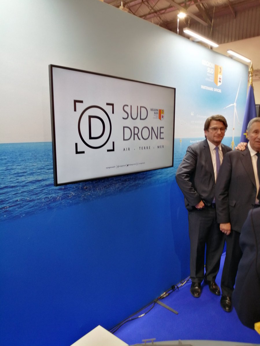 Avec notre Président <a href="/RenaudMuselier/">Renaud Muselier</a>, clin d'œil à notre Club Sud Drone, son nouveau logo et film de promotion de la filière...<a href="/MaRegionSud/">Région Sud</a> soutient la filière d'excellence Drone et notamment dans la perspective des JO 202... À suivre...
