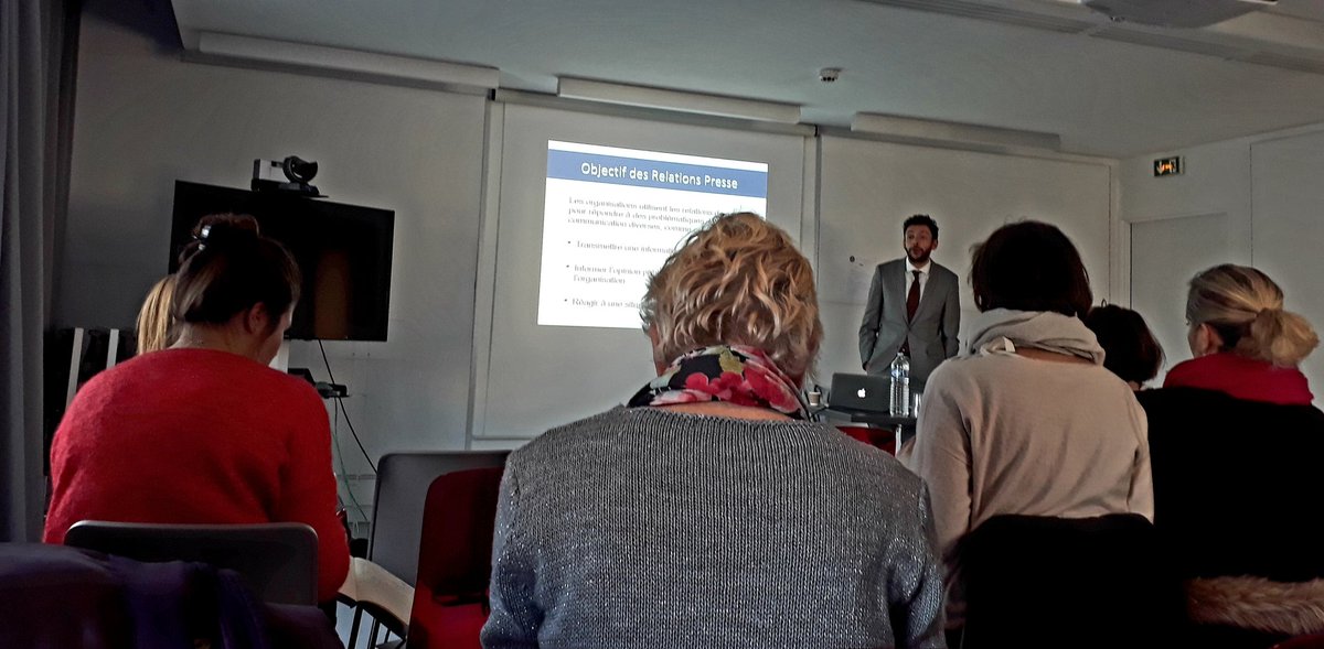 AssoVanilFraise's tweet photo. Formation relations presse à la journée @AnddiRares à @InstitutImagine à Paris.  #vanillefraise https://t.co/dFBLrYJV9i