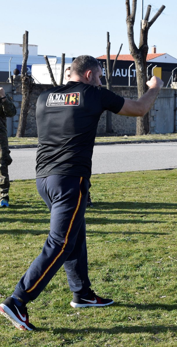 MADOC_ET's tweet photo. Personal de la #ACART_ET #Segovia realizan jornadas de tecnificación del sistema de combate cuerpo a cuerpo e intervención no letal, #kravmaga,
modalidad de autodefensa utilizada por las fuerzas de seguridad israelíes, dirigidas por Miguel Fernández Moro https://t.co/DyDOvU0woB