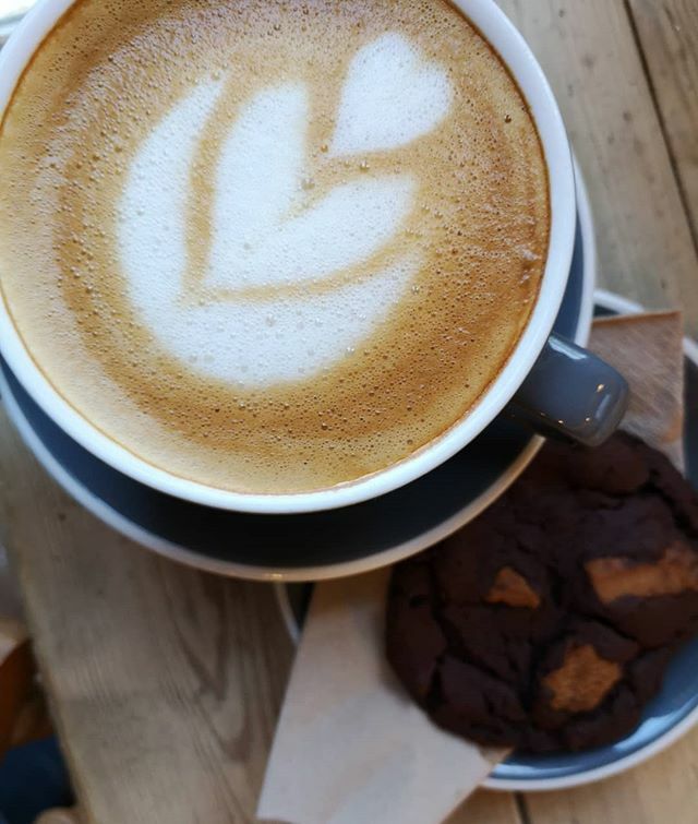 OffbeetRetreat's tweet image. Coffee and cookies, the perfect combo 💚 which milk alternative do prefer in your coffee?
.
.
.
.
.
.
.
.
.
.
.
.
.
#coffee #veganmilk #vegancoffee #alternativemilk #oatmilk #vegancookie #lovevegan #veganlifestyle #vegandaily #bakevegan #foodoftheday … ift.tt/31sCTnd