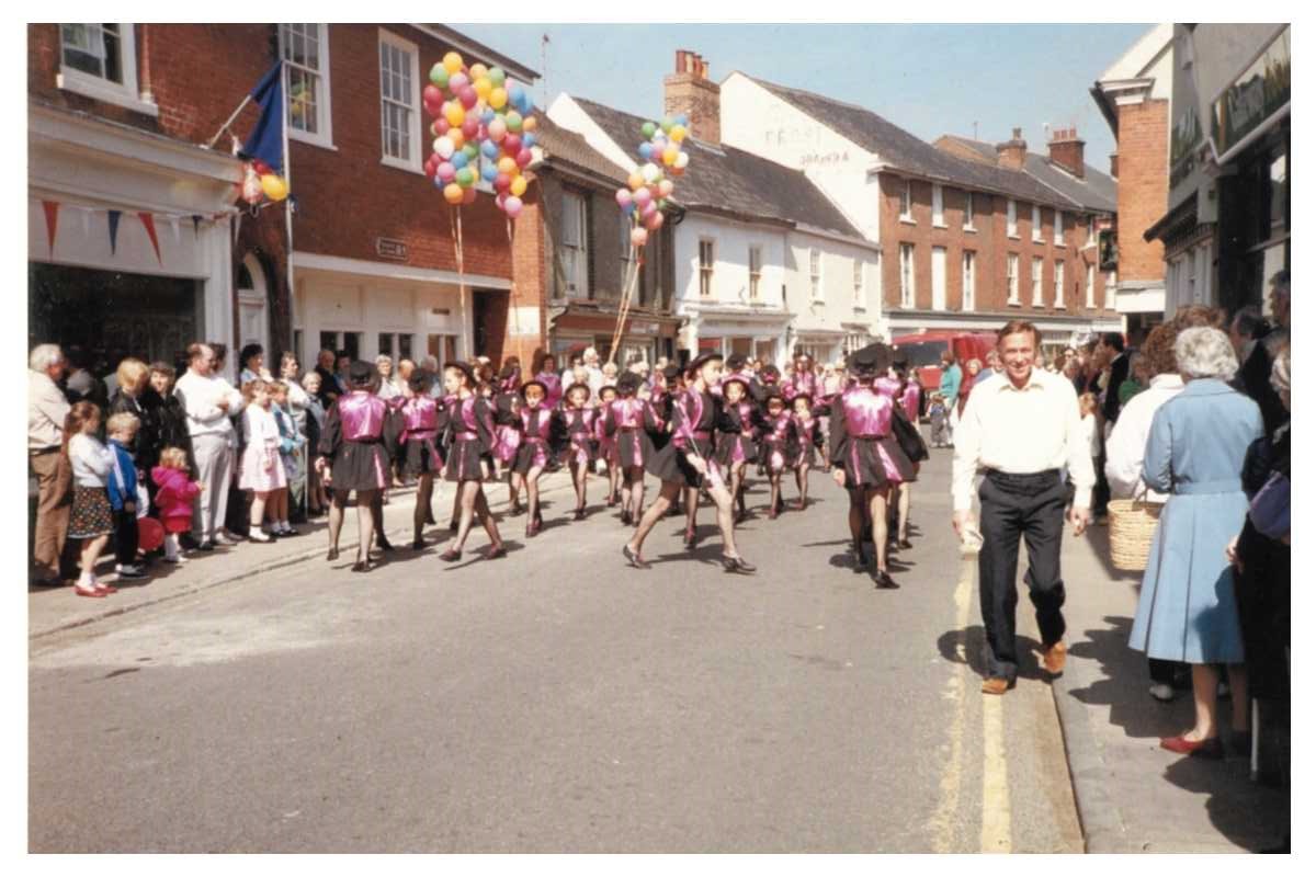 #throwback incoming......Back to the year 1990, That's right 30 years ago!! Coopers undertook ownership of Jacksons in Halesworth, with a grand opening featuring the Great Yarmouth Solitaires Majorette Troupe.
.
New neighbours for <a href="/DurrantsResi/">DurrantsResidential</a> 🏠
.
.
.
#halesworth #greatyarmouth