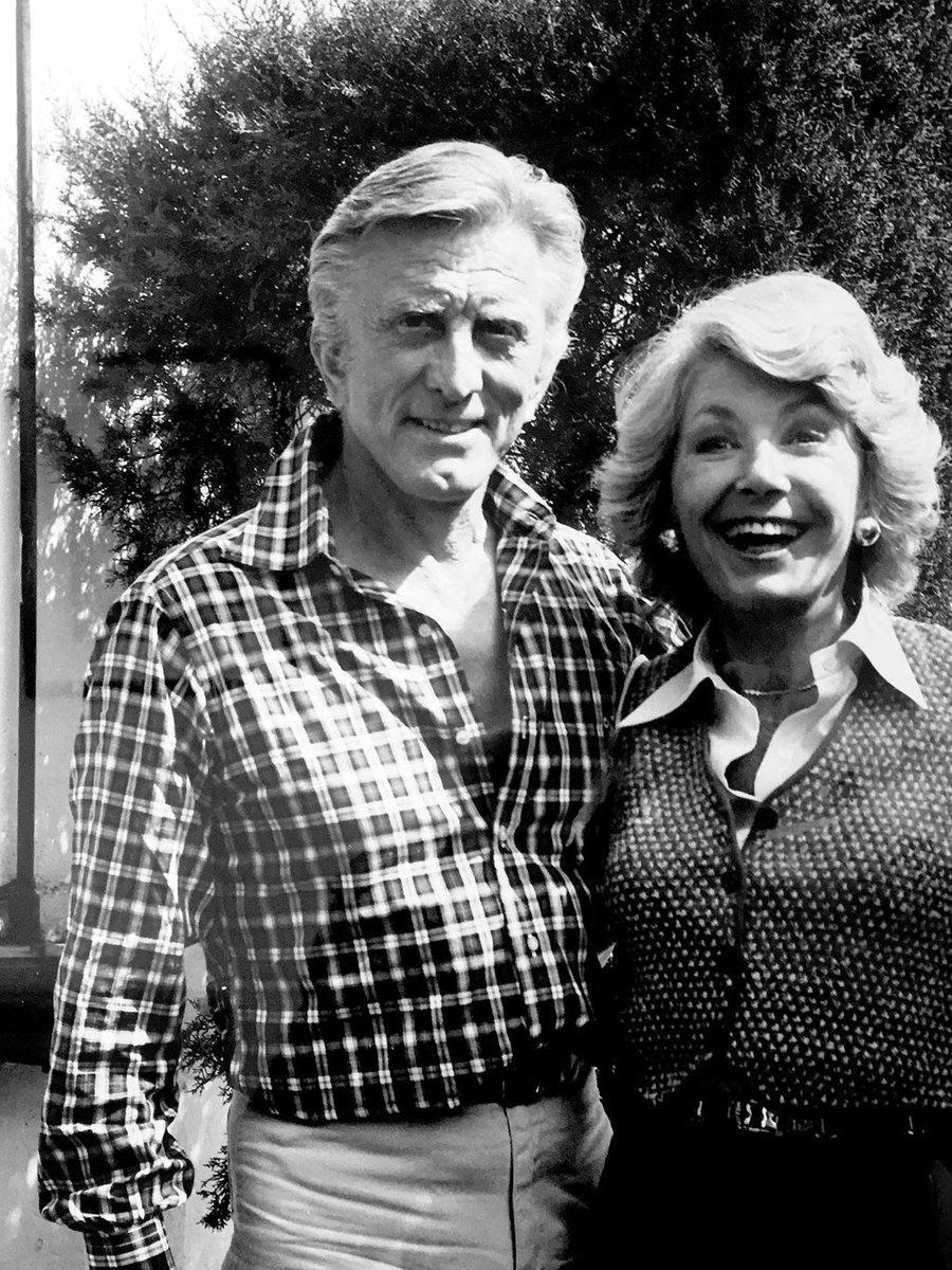 CannesPalais's tweet photo. Hommage à Kirk Douglas, Président du Jury du Festival de #Cannes en 1980.
📷 Traverso https://t.co/rW0IzE23Hn