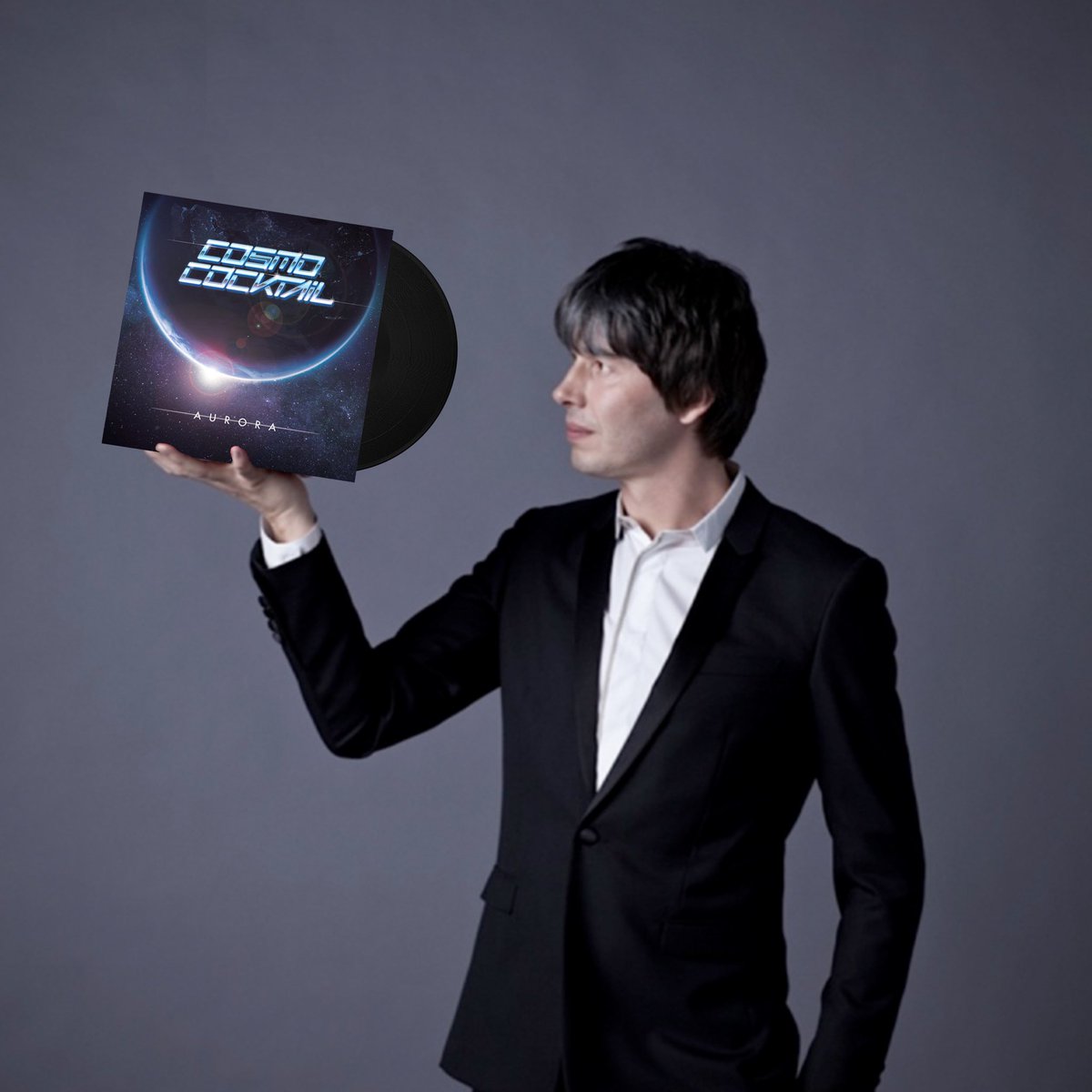 TimeSlaveRec's tweet photo. Notable physicist and astronomer Brian Cox has his copy of ‘Aurora’
by @Cosmo_Cocktail - have you got yours yet??
Available on limited edition black vinyl here - https://t.co/zQbcsvpE6Q
#vinyl #aurora #cosmococktail https://t.co/LdoPC0qQ0c