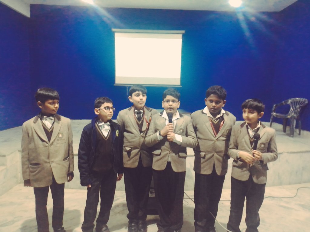 Anupam_Sharmaa's tweet photo. The best part of d #shadowpuppetshow - #feedback from the #audience n opposite #team mates and answering queries of the audience. Well done,kids๐ @CambridgeInt @cambridgeindia @IprmGrp @sunita_rajiv @Chetna1806 @avneeshshukla91 @RitaSingh0210 @debroy07 @KambojAnanya @kidpillar https://t.co/nLHCAqqdYi