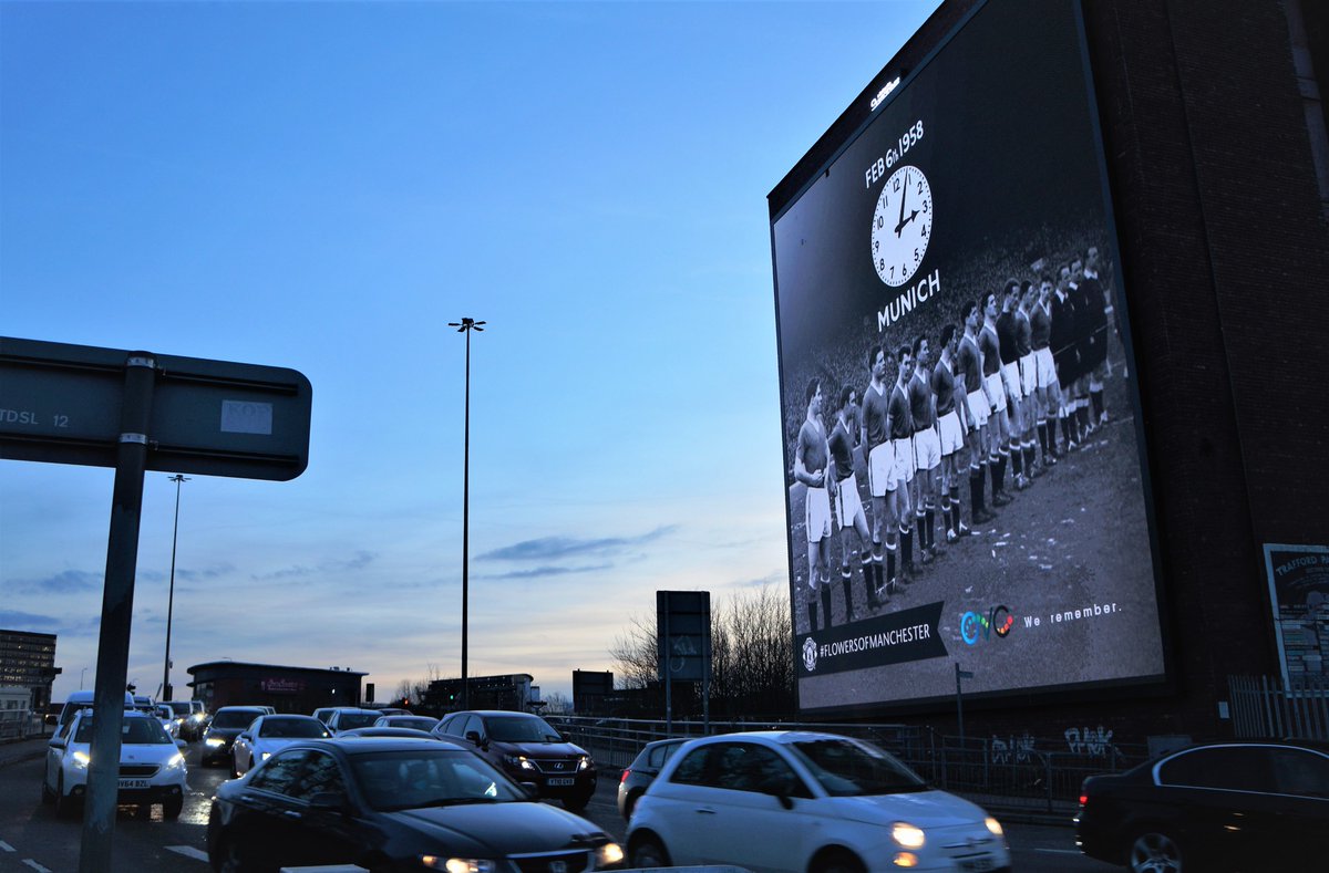 We remember #FlowersOfManchester