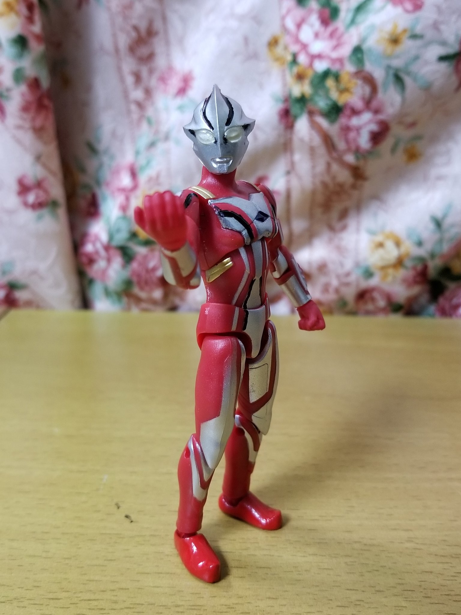 ジオラマ ニセ ウルトラマン メビウス 吼吼溅 on X: 