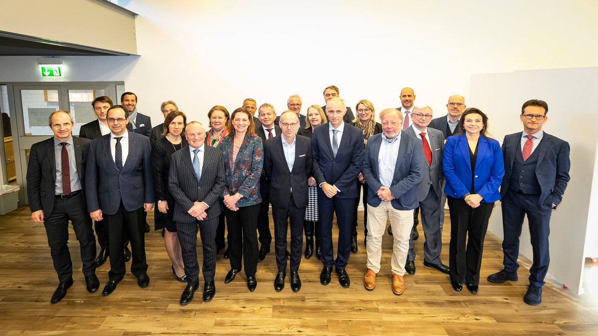 ccluxembourg's tweet photo. #AssembleePleniere
Hier la #ccluxembourg était à l'#EHTL! C'est une tradition d'organiser l'une de nos plénières dans une école pour parler aussi défis de l'enseignement et #formation professionnelle. Un grand merci à tous pour l'accueil si chaleureux! ▶️ https://t.co/3iGFzZzkhl https://t.co/1NohKe7fOu