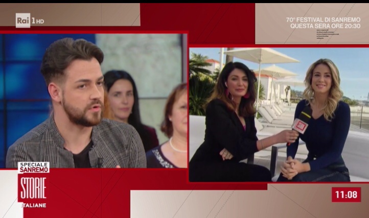 Intervallo a scuola con <a href="/Valerio_Scanu/">ValerioScanu</a> a #storieitaliane ❤️<a href="/RaiUno/">Rai1</a> <a href="/eleonoradaniele/">Eleonora Daniele</a>