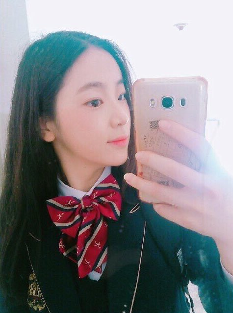ggumnamuarchive's tweet photo. cho youngin will graduate from hanlim multi art school tomorrow.

#ggumnamu #꿈나무 #wmgirls #wm걸즈
#조영인 #영인 #choyoungin #youngin https://t.co/Hv6niOwFEK