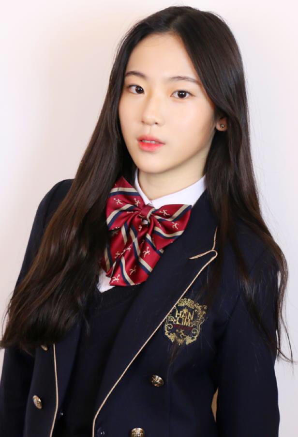 ggumnamuarchive's tweet photo. cho youngin will graduate from hanlim multi art school tomorrow.

#ggumnamu #꿈나무 #wmgirls #wm걸즈
#조영인 #영인 #choyoungin #youngin https://t.co/Hv6niOwFEK