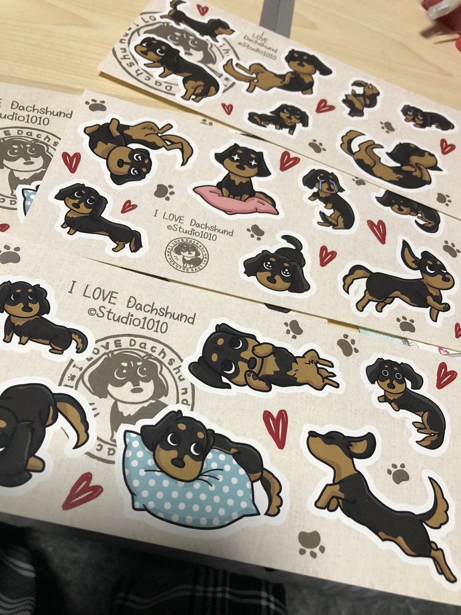 milky_quill's tweet image. あーーーー可愛い可愛い❤️
大好きで愛用しているダックスのLINEスタンプ　作家さんがステッカーを販売してらしたので即購入してしまった🐶

直筆のメッセージまで😭

最近柴犬とかのグッズ多いけど、こんな可愛いダックスグッズないのでめっちゃ嬉しい♪

#ダックス
#ダックス大好き