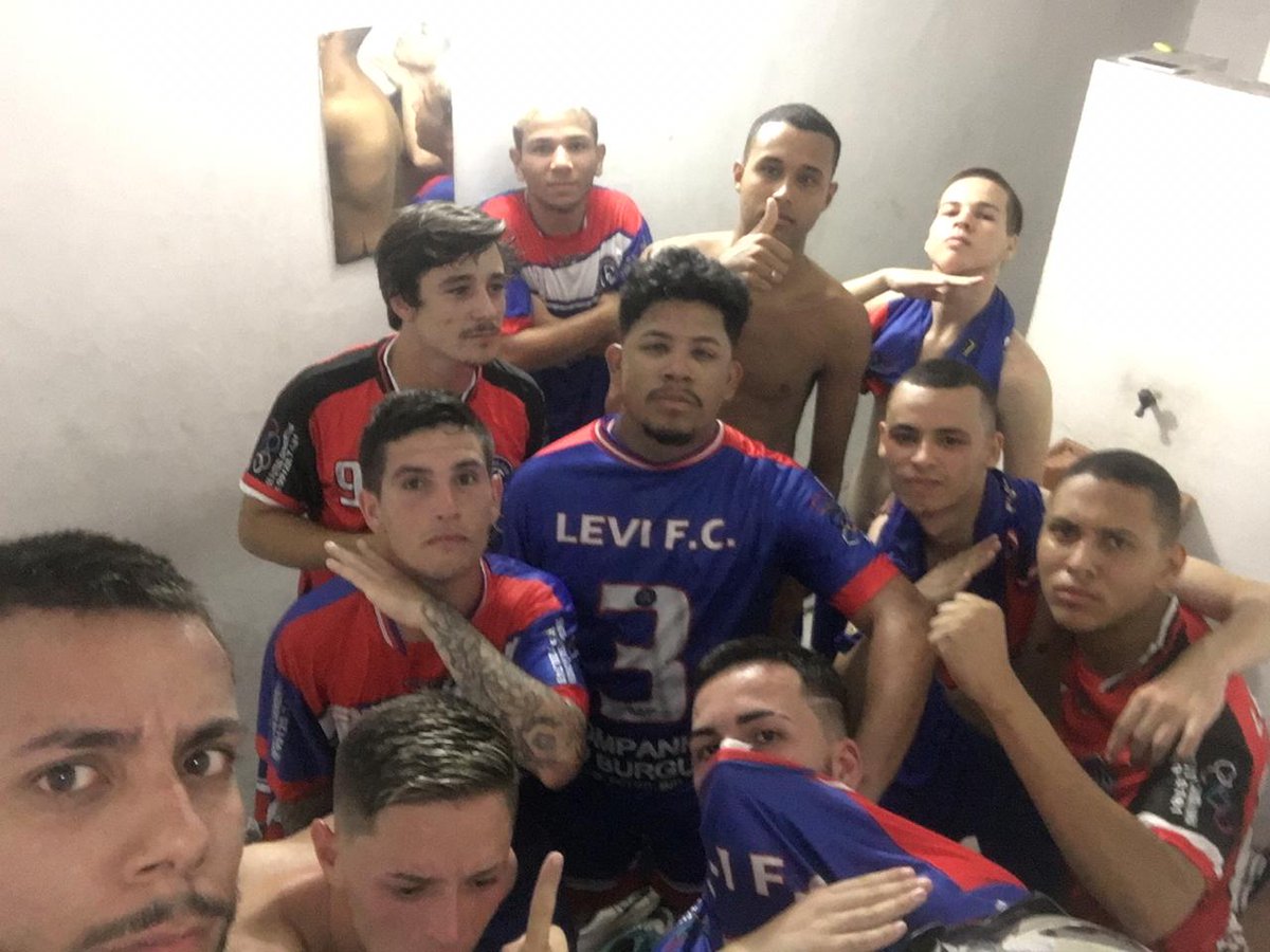 LeviFC_'s tweet photo. Mais 3 pontos 🙏🏼🇨🇷 https://t.co/cJFqXa3tOn