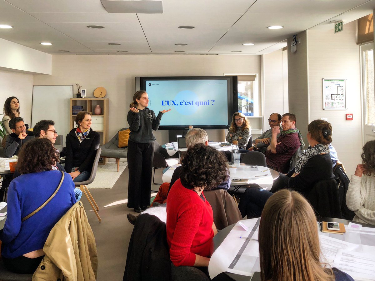agencelunaweb's tweet photo. 📋 Initiez-vous aux entretiens utilisateur et à la synthèse de leur parcours d’usages avec notre atelier #UXMap ! Merci @CCIRBretagne @imagesreseaux et @leclozr pour cette matinale dédiée à l’#UX dans le cadre du projet européen @user_factor 🇪🇺 https://t.co/zdhgV94qN1