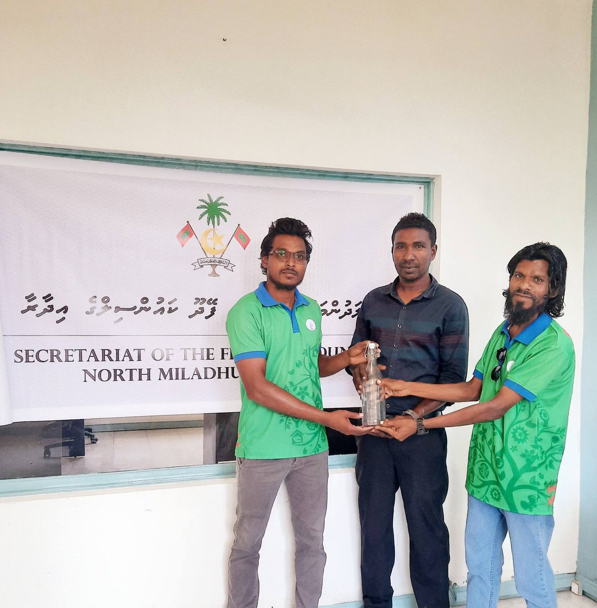 FEDAC04's tweet photo. Muahsasaathakuge hurihaa muvazzafunnah bihloori fulhi hadhiyaakurun.
#plasticnoongotheh
#NalaNalaFeydhoo https://t.co/eLquDBjd37