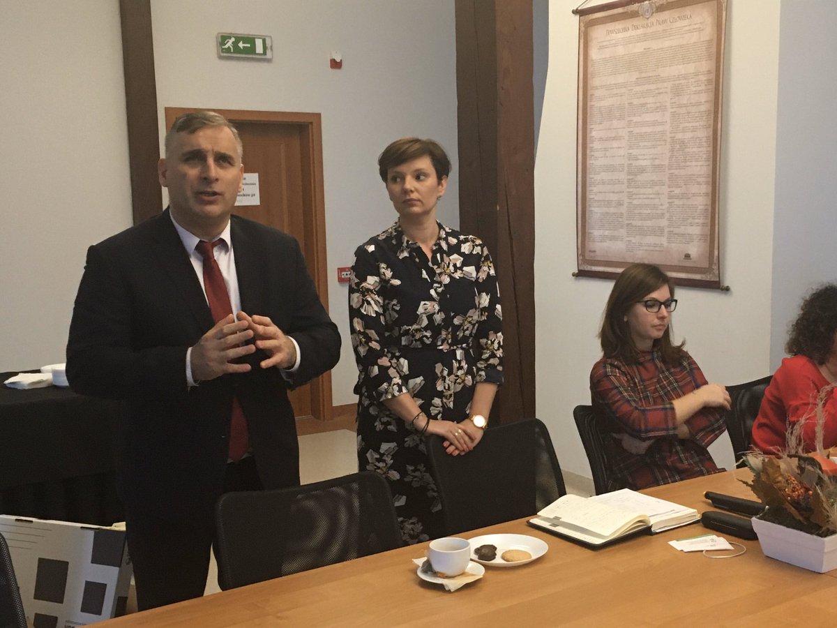 GdanskPfron's tweet photo. System Wsparcia SOW omawia Samodzielny Specjalista ds. projektu SOW w Biurze PFRON Anna Światlak.
#SOW #programypfron #niepełnosprawni #pomorskie https://t.co/NbGNDYIg7i