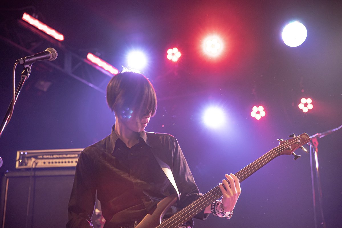 junya_phot0's tweet photo. Vans Clip!!!!!
.
.
@VansClip
@shiratama_plus
.
.
#ライブ #live #ライブハウス
#ベース #ベーシスト
#vansclip #trickeye
#ポートレート
#キリトリセカイ
#カメラ好きな人と繫がりたい
#写真好きな人と繋がりたい
#ファインダー越しの私の世界
#カメラ初心者
#カメラ初心者🔰 https://t.co/WXLLiWSpso