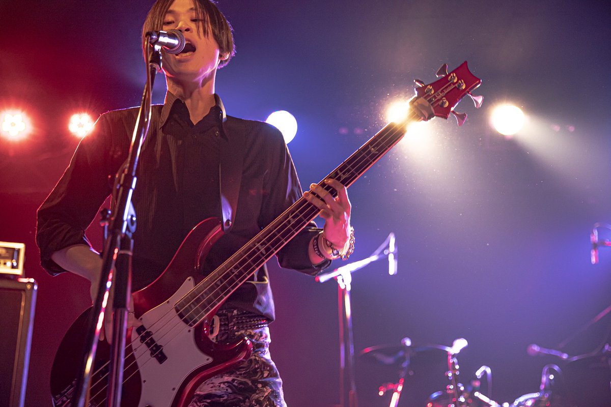 junya_phot0's tweet photo. Vans Clip!!!!!
.
.
@VansClip
@shiratama_plus
.
.
#ライブ #live #ライブハウス
#ベース #ベーシスト
#vansclip #trickeye
#ポートレート
#キリトリセカイ
#カメラ好きな人と繫がりたい
#写真好きな人と繋がりたい
#ファインダー越しの私の世界
#カメラ初心者
#カメラ初心者🔰 https://t.co/WXLLiWSpso