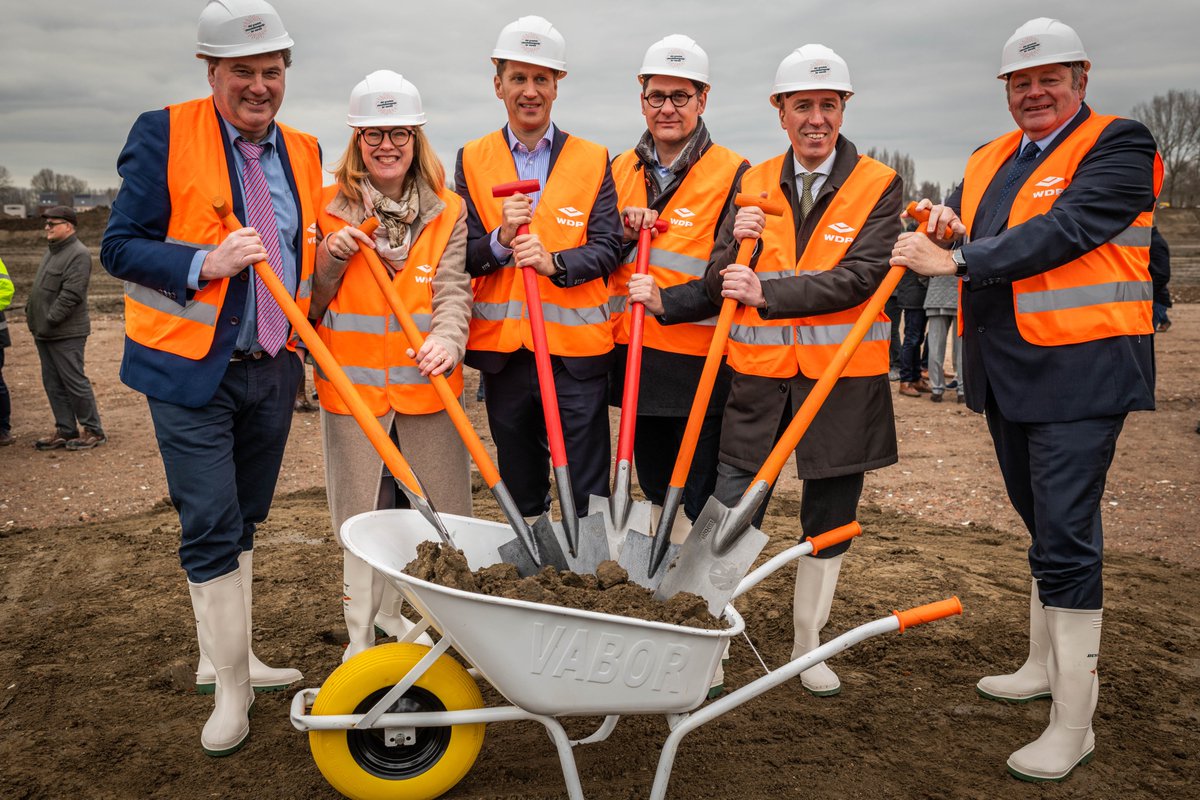 BarryCallebaut's tweet photo. We officially kick-off the construction works of our new #Global #Distribution Center, the biggest chocolate warehouse in the world, in @stadlokeren #Belgium together with our partner @WDP_EU.  The building will be fully carbon neutral and open in Summer 2021 https://t.co/MeZixFAR31