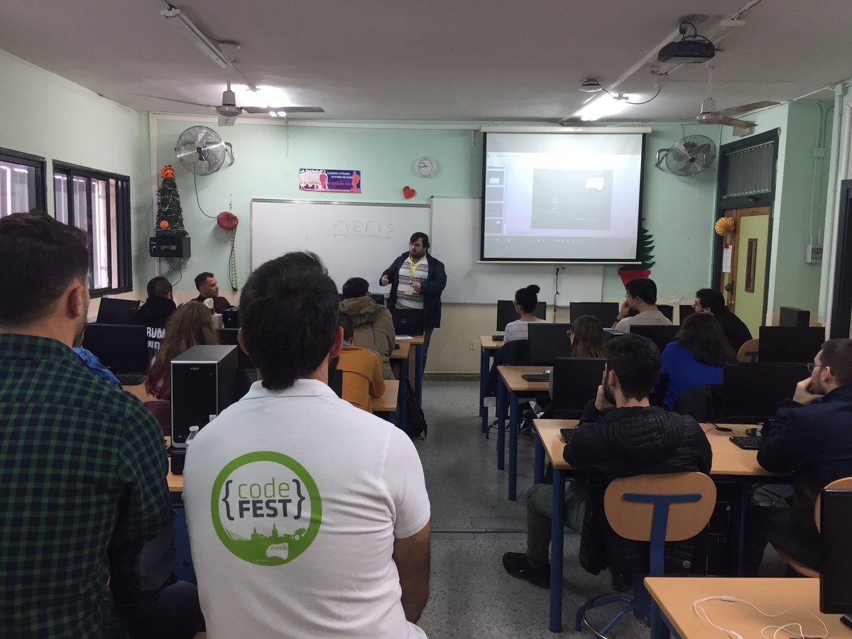 claramefo's tweet photo. Hoy tenemos la suerte de contar con  @everis en @IesPSur . Nos hablan de #insercionlaboral #aprendizaje #actitud #futuro #trabajoenequipo @everisCodeFEST https://t.co/lBQlvnsuw8