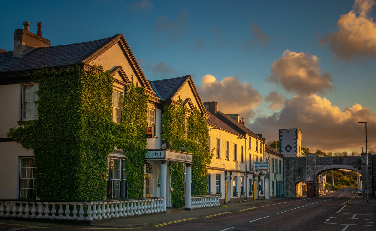Relax and Unwind this Valentines with a #Romanticbreak along the Antrim Coast ... 🥰
1 Night Bed &amp; Breakfast + a Romantic 3 course dinner for 2 starting from £65pp or upgrade to one of our Coastal rooms for an extra £20pp!!
Visit our website for more info! #OriginalIrishThursdays