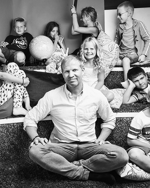 Christer Holger is the founder and CEO of Skapaskolan, a new school in Stockholm that prioritises the creativity and wellbeing of its students. Today he joins BAUX at Stand A02:18 (13:30) to talk about how the acoustic environment can contribute to better learning and living.