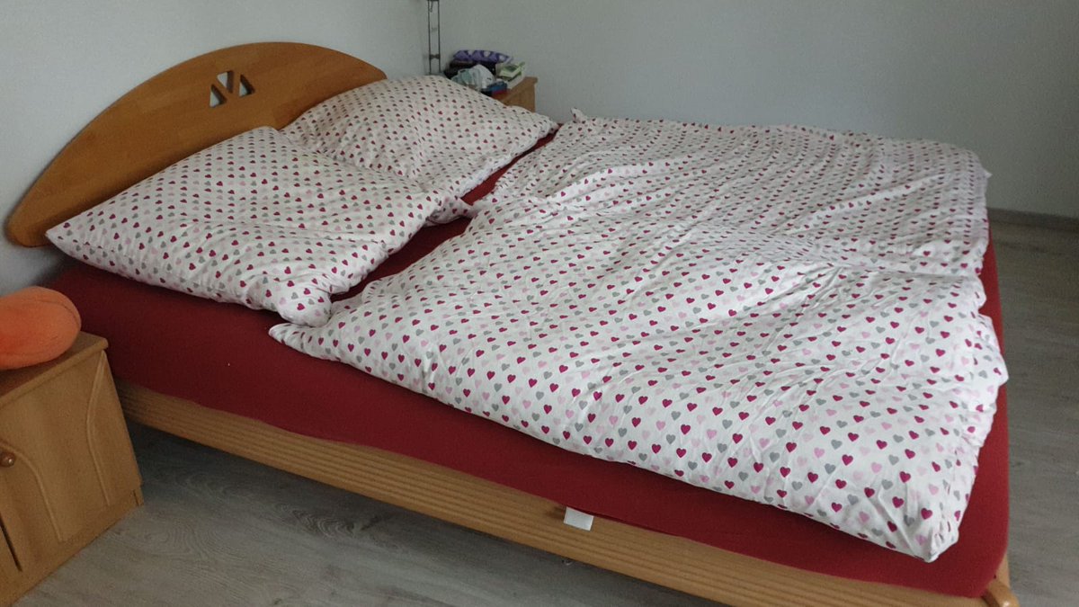 moebel_spenden's tweet photo. Bitte an Interessenten im Raum Brandenburg weiterleiten
Spende: 1x Doppelbett
Details:

 Menge: 1
 Und ein Lattenrost, evtl.  #BettBuche #Brandenburg #Doppelbett #Möbelspenden #Sachspenden #Wildau #Wohnung https://t.co/YsJBeHO9Fh https://t.co/nwLn0XzTZt