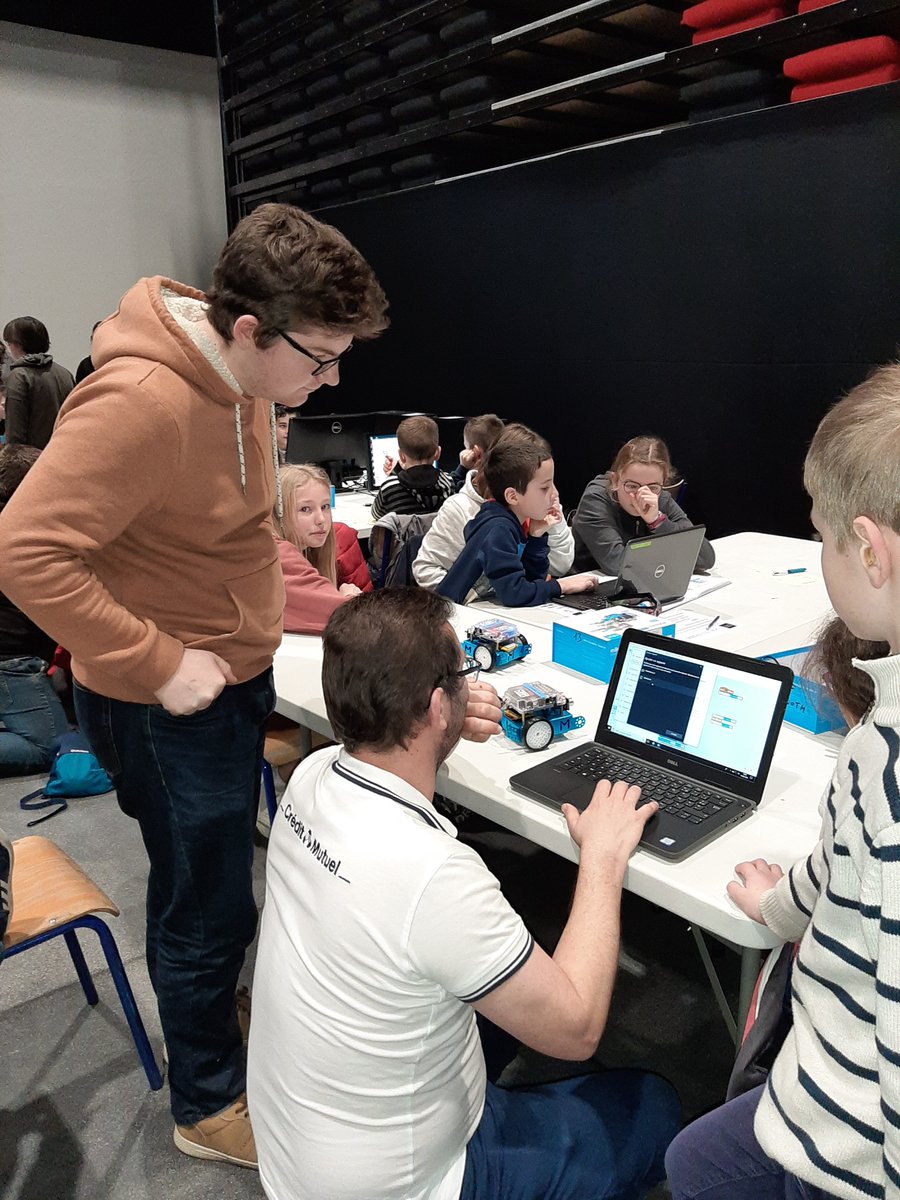 l_oriette's tweet photo. Roborave Collège l'Oriette Cossé le Vivien les 6èmes et les CM2 des classes de secteurs en équipe, c'est parti..
#Roborave #Robotics #salleduFCC #Collègeloriette #Cossélevivien @RoboRAVE53 @CadetsSecCivCos @l_oriette https://t.co/KMGWuCYqvM