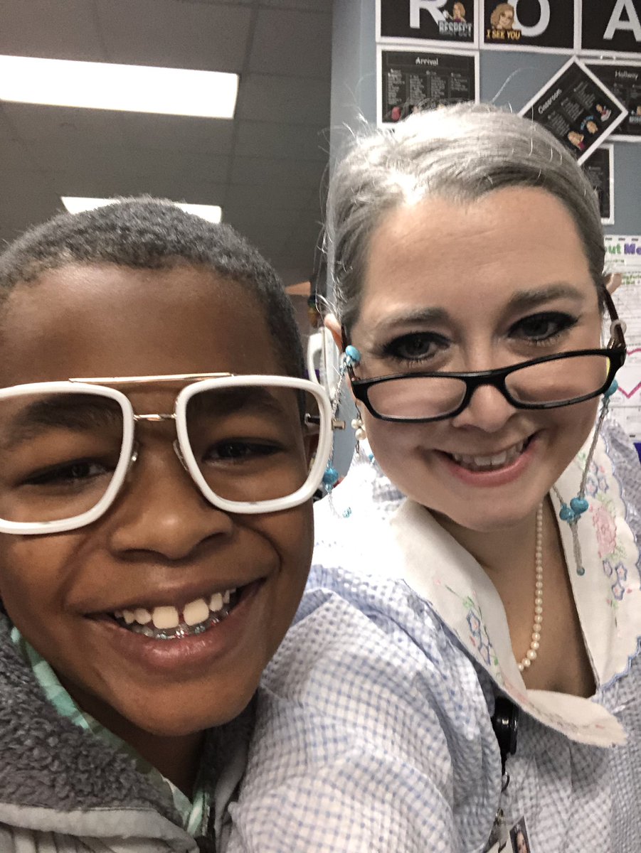 Katie Santorii tweet media