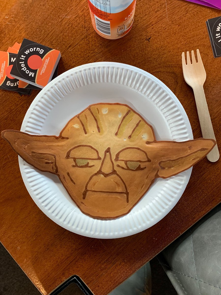 tinydroptest2's tweet photo. Just ate a Yoda pancake at #DDDEU @ddd_eu 😍 https://t.co/aYl2p1PqA1