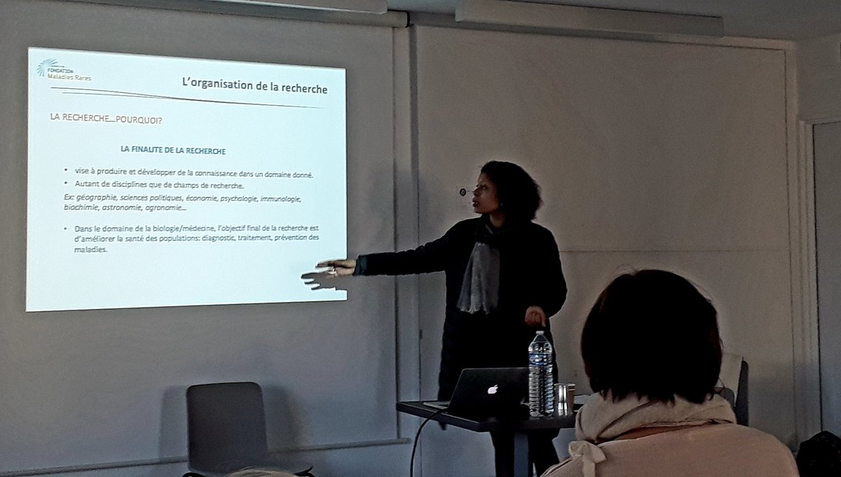 AssoVanilFraise's tweet photo. Intervention de Lyne Valentino, responsable de la #recherche auprès des #associations de la @fdmaladiesrares . journée @AnddiRares à l'@InstitutImagine https://t.co/CAeXEHEWar