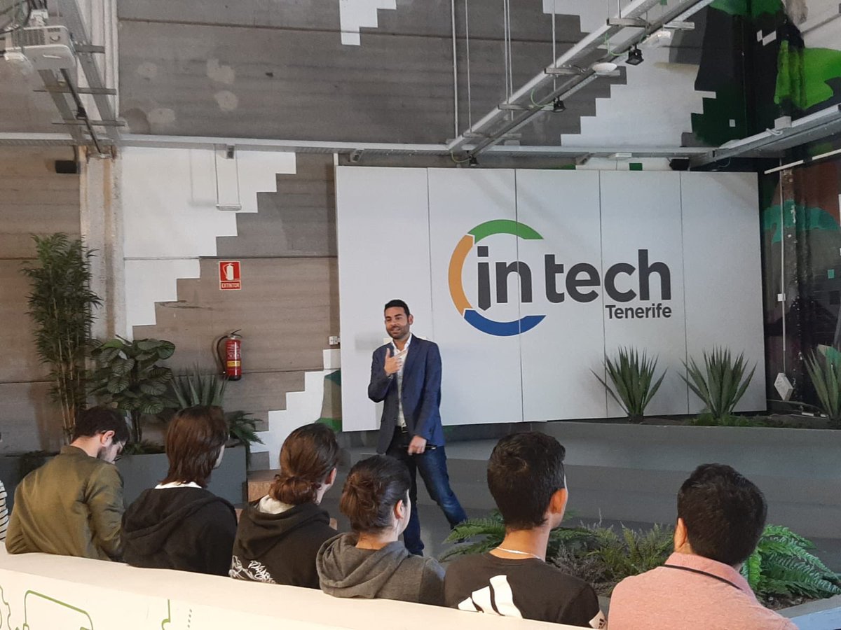 Visita del <a href="/FPLosGladiolos/">CIFP LosGladiolos</a> para conocer de cerca el #DesafíoINfuture.
Un proyecto que persigue que, a través de la tecnología, logremos una isla más sostenible. 
Los alumnos han realizado un adelanto de sus cuatro proyectos con un pitch de 5 minutos. 👏🏽
¡Gracias por la visita!