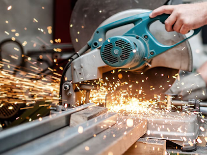 prevetec's tweet photo. 📢ABIERTO PLAZO MATRICULACIÓN FEBRERO - #CURSO 20H. #METAL
✔️Instalación, reparación, montaje, estructuras metálicas, cerrajería y carpintería metálica.
✔️Fontanería e instalación de climatización.
✔️Operador de aparatos elevadores.
☎️952 254 448
#PRL #Formación #CursoPresencial https://t.co/uvyvkhWfEV