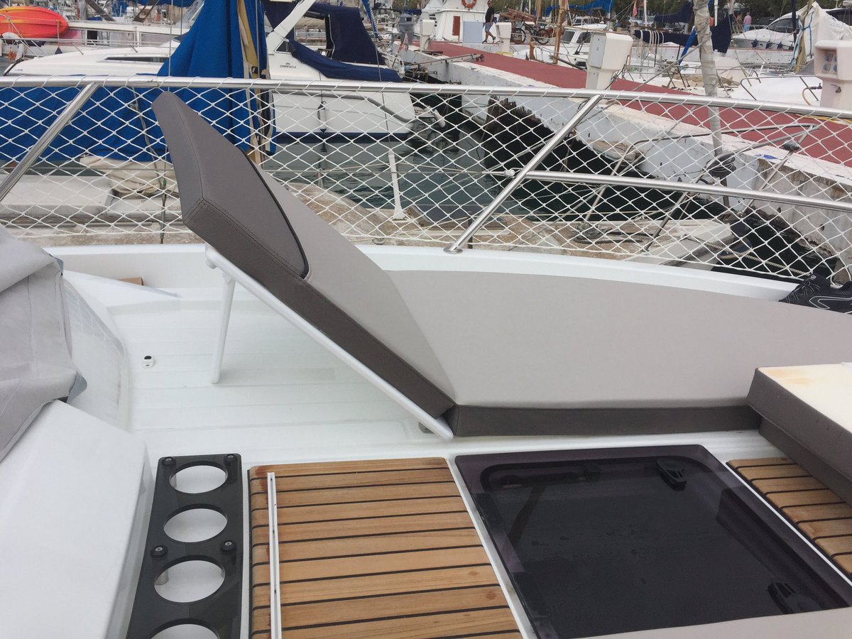 confnauticas's tweet photo. Tapiceria solarium instalada !
Con este clima ya podemos salir a navegar ahora mismo ! 😄☀️⛵️
Recuerda para reparaciones y confecciones náuticas escríbenos:
⬇️
confeccionesnauticas@gmail.com

 #navegarsitges #sitges #tapicerianautica #nauticos #nautica #nauticabcn #nauticasitges https://t.co/BO68wcN1A6