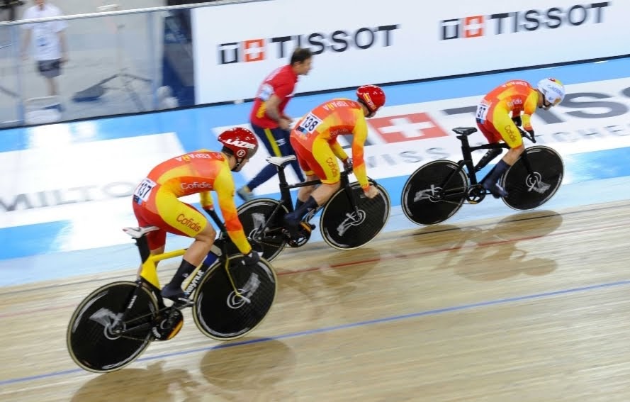 RicardoTen_'s tweet photo. Empezando a asimilar todo lo vivido en en #UCIParacyclingTrack
#Milton2020 🇨🇦
🥇🥇🥈🥉
Gracias
#TeamESPciclismo 🇪🇸
#KoryoCarTeam
Soñar es gratis, ósea señores vamos a soñar 🇯🇵
Gracias por dejarme formar parte de este equipazo 💪 @PabloJaramilloX @cabello93
@RFECiclismo https://t.co/T1a17gJH6h