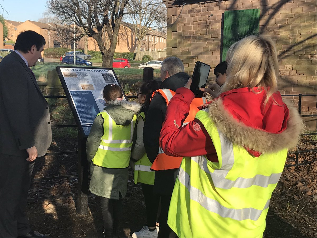 Christine Evans tweet media