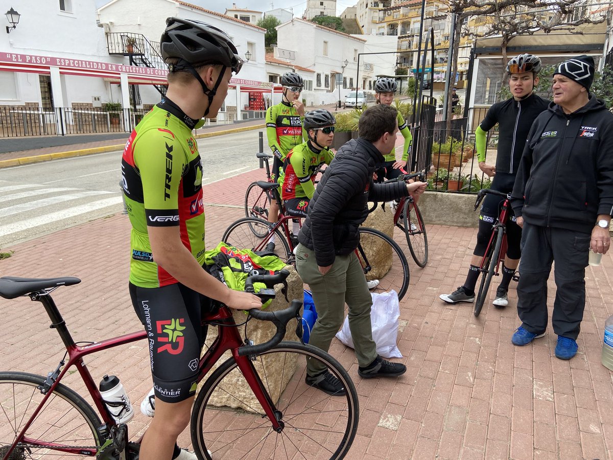 KenPieters's tweet image. Testdag op stage bij ⁦@EFC_LR_VULSTEKE⁩ in Mojacar. Wattages trappen en melkzuur meten dus 💪🏻💥. 9 West-Vlaamse beloften leggen in Spanje de basis voor het nieuwe wielerseizoen. Het verslag zie je op zondag 16 februari op ⁦@FocusWTV⁩ 🎬⁦@PulsoPrevLab⁩