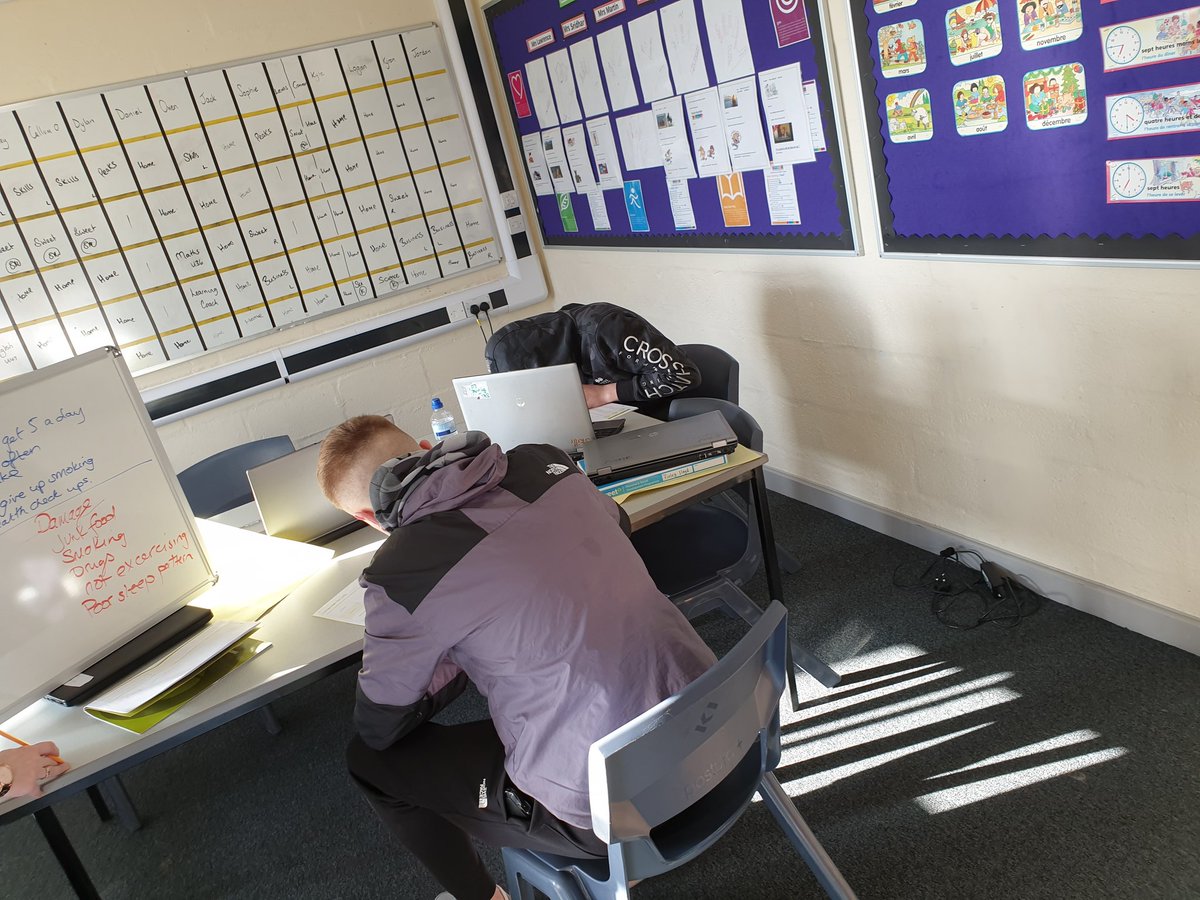 CwmbranTeamIRU's tweet photo. BTEC Sweet Healthy lifestyles with Mrs M today. Great effort by year 10 pupils this morning ✏👍 😂 #Alternativecurriculum #Pathwaylearning @CwmbranHigh @CHSMissWilliams https://t.co/yoiS92NRik