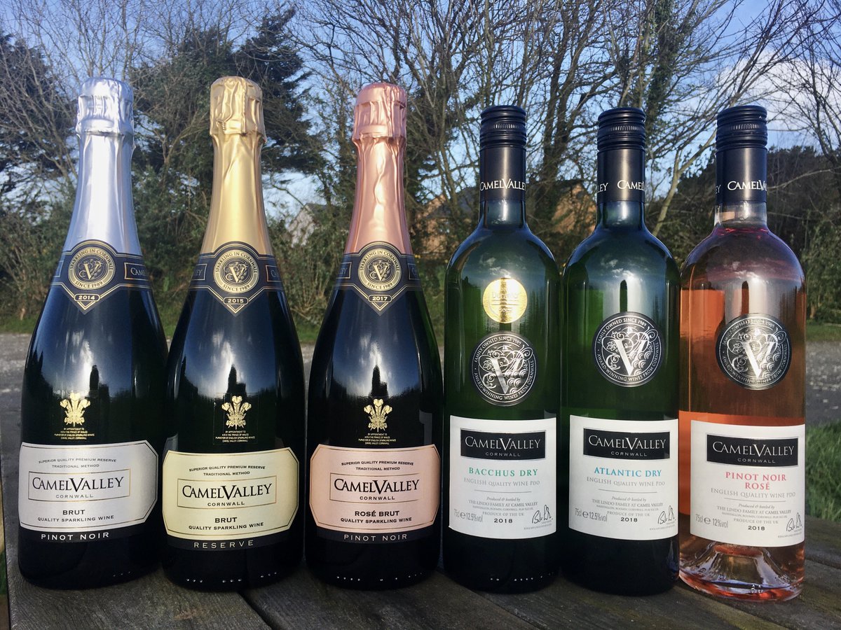 RealFoodBox's tweet image. ❤️ Happy Valentines! ❤️
10% off our entire Camel Valley range until Friday the 14th of Feb.
Treat your best one to a glass of the best 🥂

#vday2020 #valentinesgift #camelvalley #cornishwine #popthefizz #shoplocal #vegbag 

realfoodbox.co.uk