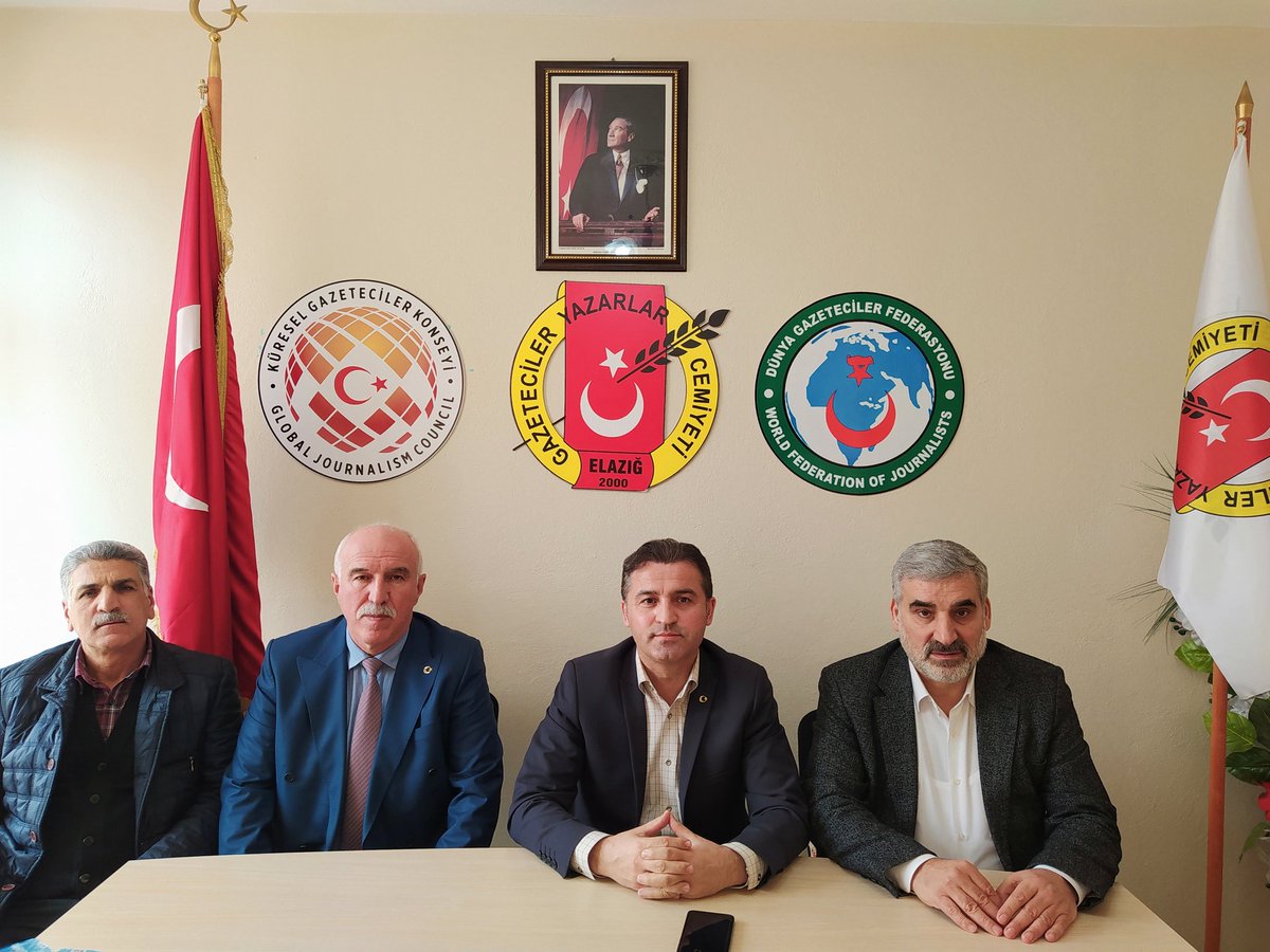 İl Müdürümüz <a href="/SuatKenc/">SUAT KENÇ</a> Kayseri İl Müdürümüz <a href="/66nevzat66/">NEVZAT ÖZER</a> ve Elazığ Çocuk Evleri Sitesi Müdürü <a href="/SAHABETTINCAN23/">ŞAHABETTİN CAN</a> ile  Elazığ Gazeteciler Cemiyeti Başkanı Mustafa Doğan'ı ziyaret ettiler.
 Misafirperverliginden dolayı sayın başkanımıza teşekkür ederiz.