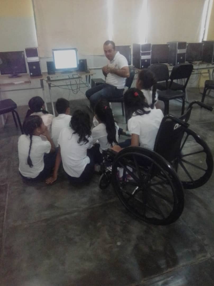 yohacbitrujillo's tweet photo. Trabajando día a día con nuestros niños y niñas de la patria, apesar de la dificultades. Los #TutorCbit siempre activos #SemanaAniversariaFundabit @psuvaristobulo @vane_prieto @LaidelyPsuv @RCcbit_trujillo https://t.co/GxGFdx6QEo