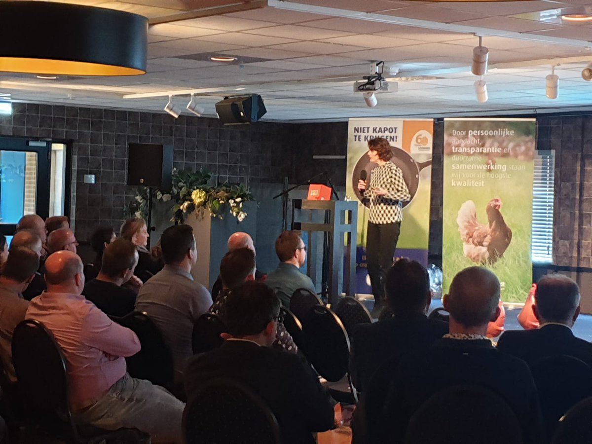 Informatie bijeenkomst Ter Heerdt in volle gang.  Presentaties o.a. Javier Ramirez Lohmann Tierzucht en Elsbeth Stassen WUR....