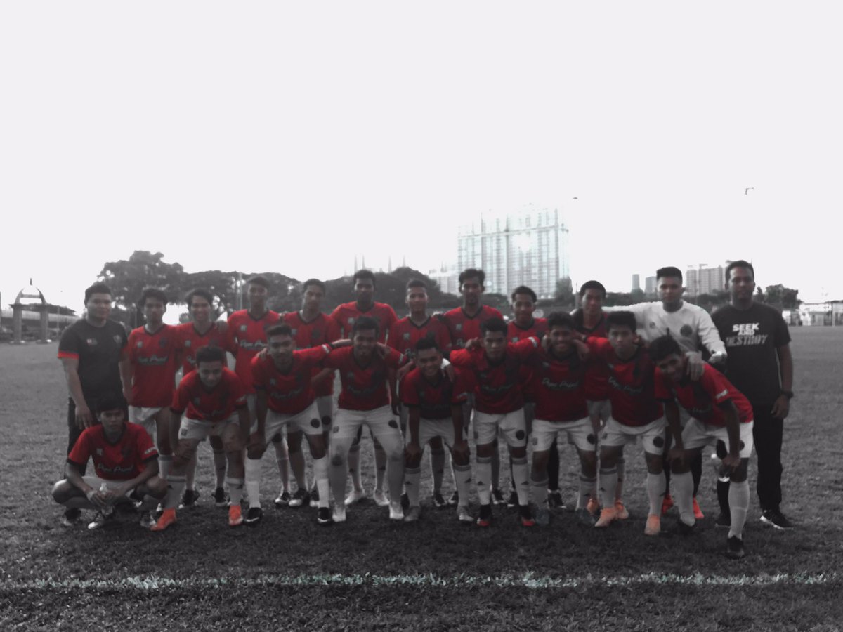 bosfootballclub's tweet photo. Friendly Match 

BOSFC (3) - (2) MBJB FC

35' Aizat
75' Haziq
80' Jack

#bosfc
#noheartnochance
#respectallfearnone https://t.co/SYw3TnkhpH