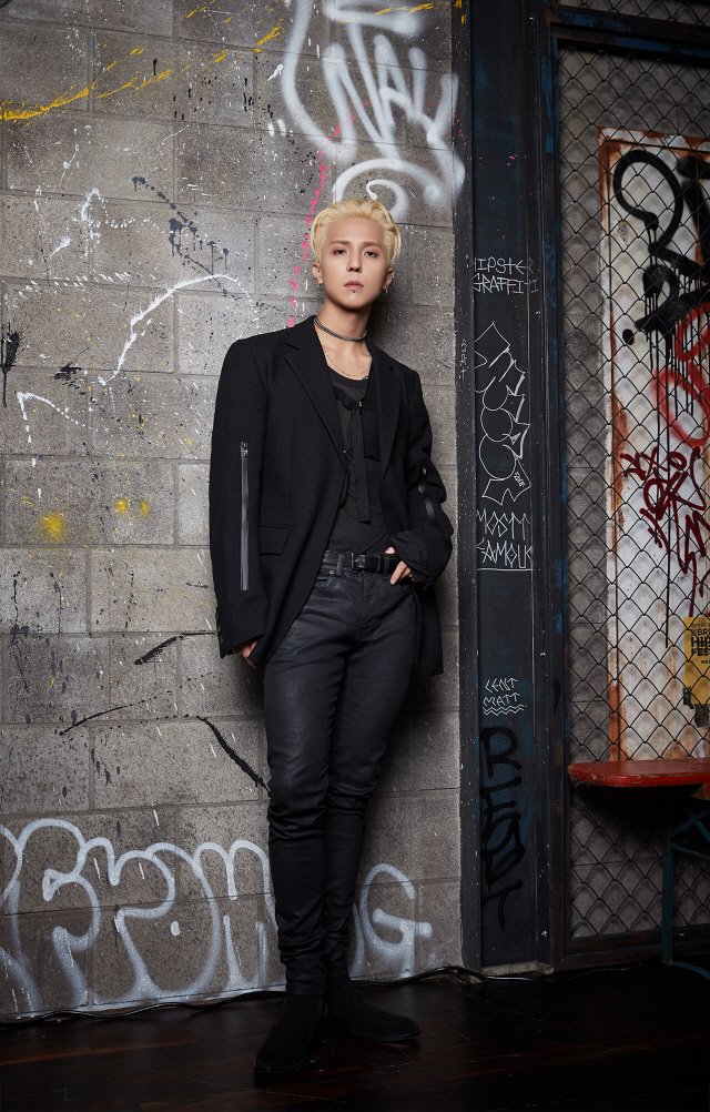 This peach-and-pinkish color looked good on him