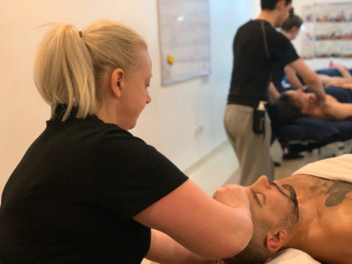 A sneak peak into our Advanced Therapeutic Massage course this week.
An invaluable 5 day course, take the next step and book now!
londonschoolofmassage.co.uk/Advanced-Thera…