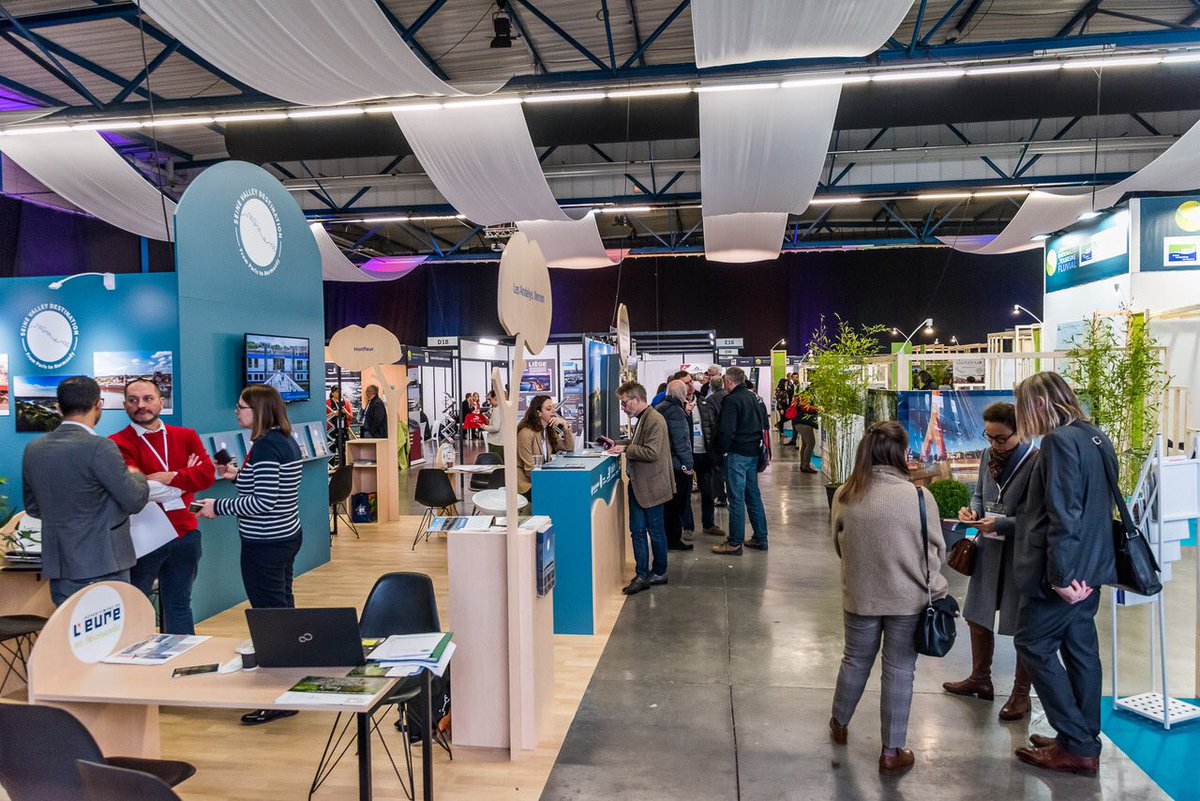 Suite et fin des #RNTF. Succès d'affluence et démonstration du dynamisme des acteurs publics et privés pour des clients de + en + préoccupés par l’#environnement. L’engagement des collectivités est bluffant. VNF, un établissement public national au service de tous les territoires