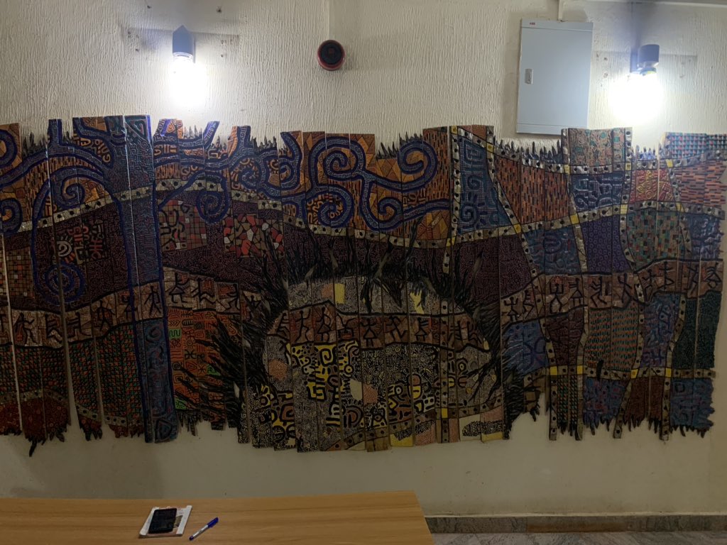 Taking this shots is now a rutual every-time I visit UNN for work.Gotta love the Gerald Chukwuma’s that adorn the walls of UNN